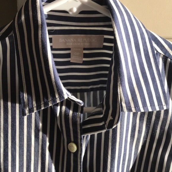 Banana Republic navy and white striped shell - Picture 2 of 4